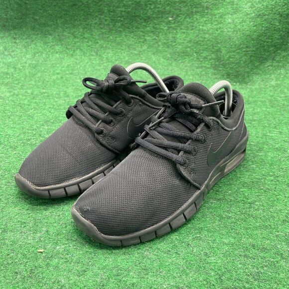 Nike Roshe One Little Kids Triple Black Athletic Shoes Size 6Y - Picture 1 of 5